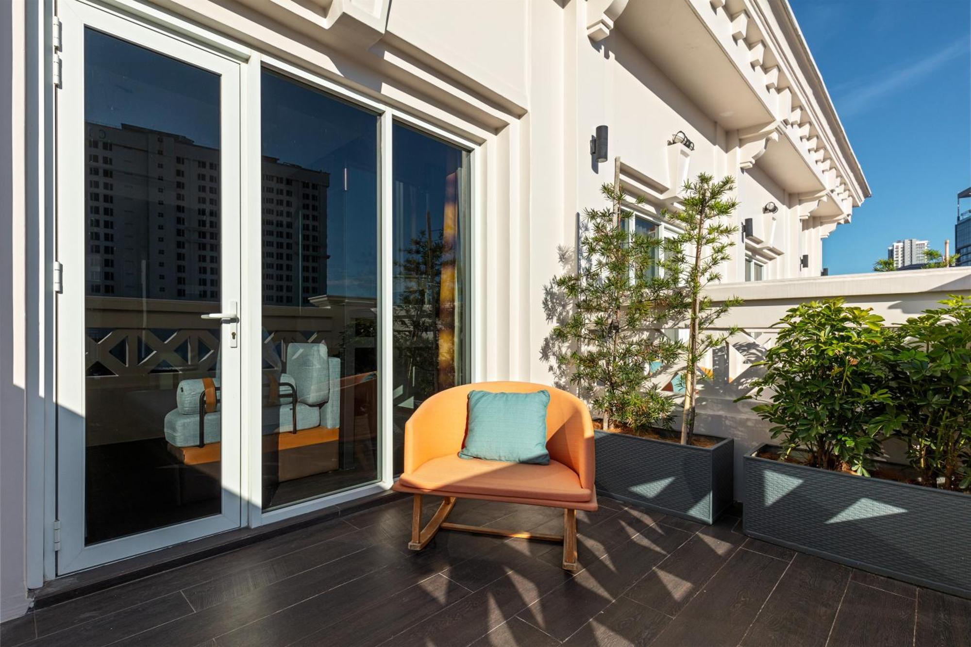 Отель The George Penang By The Crest Collection Джорджтаун Экстерьер фото The Terrace