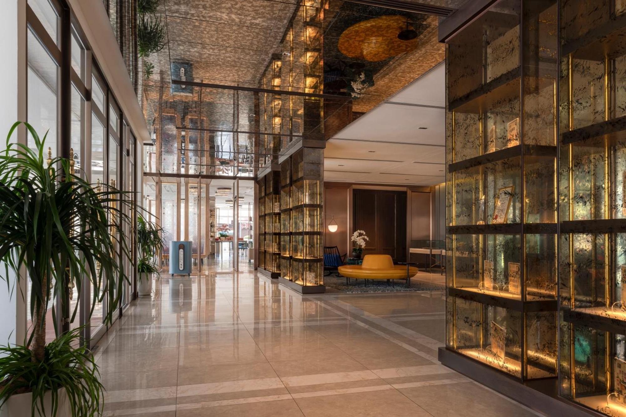 Отель The George Penang By The Crest Collection Джорджтаун Экстерьер фото The lobby of the hotel
