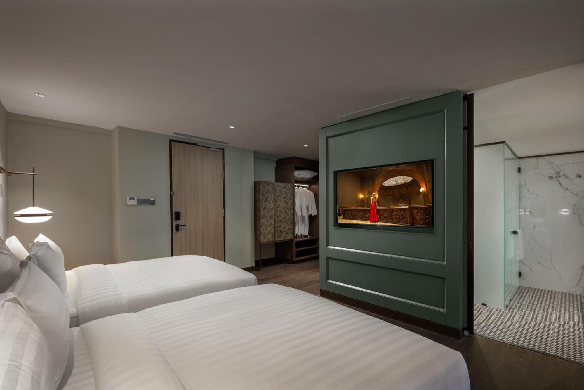 Отель The George Penang By The Crest Collection Джорджтаун Экстерьер фото Deluxe Room