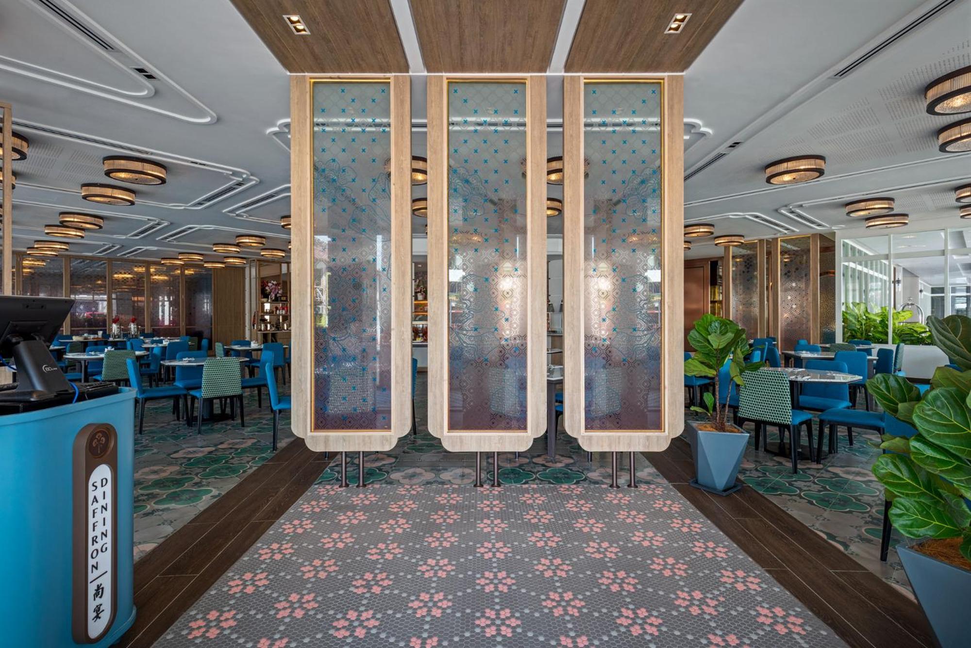 Отель The George Penang By The Crest Collection Джорджтаун Экстерьер фото The interior of the restaurant