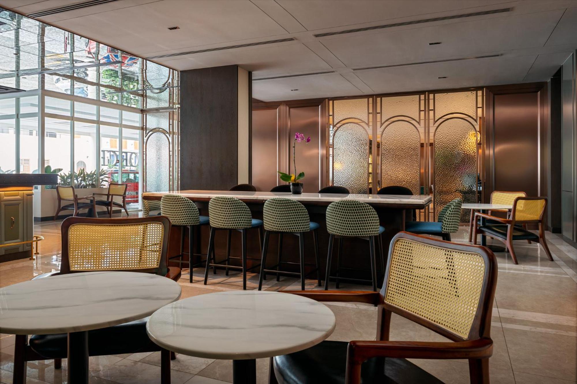 Отель The George Penang By The Crest Collection Джорджтаун Экстерьер фото The Lounge at KLIA