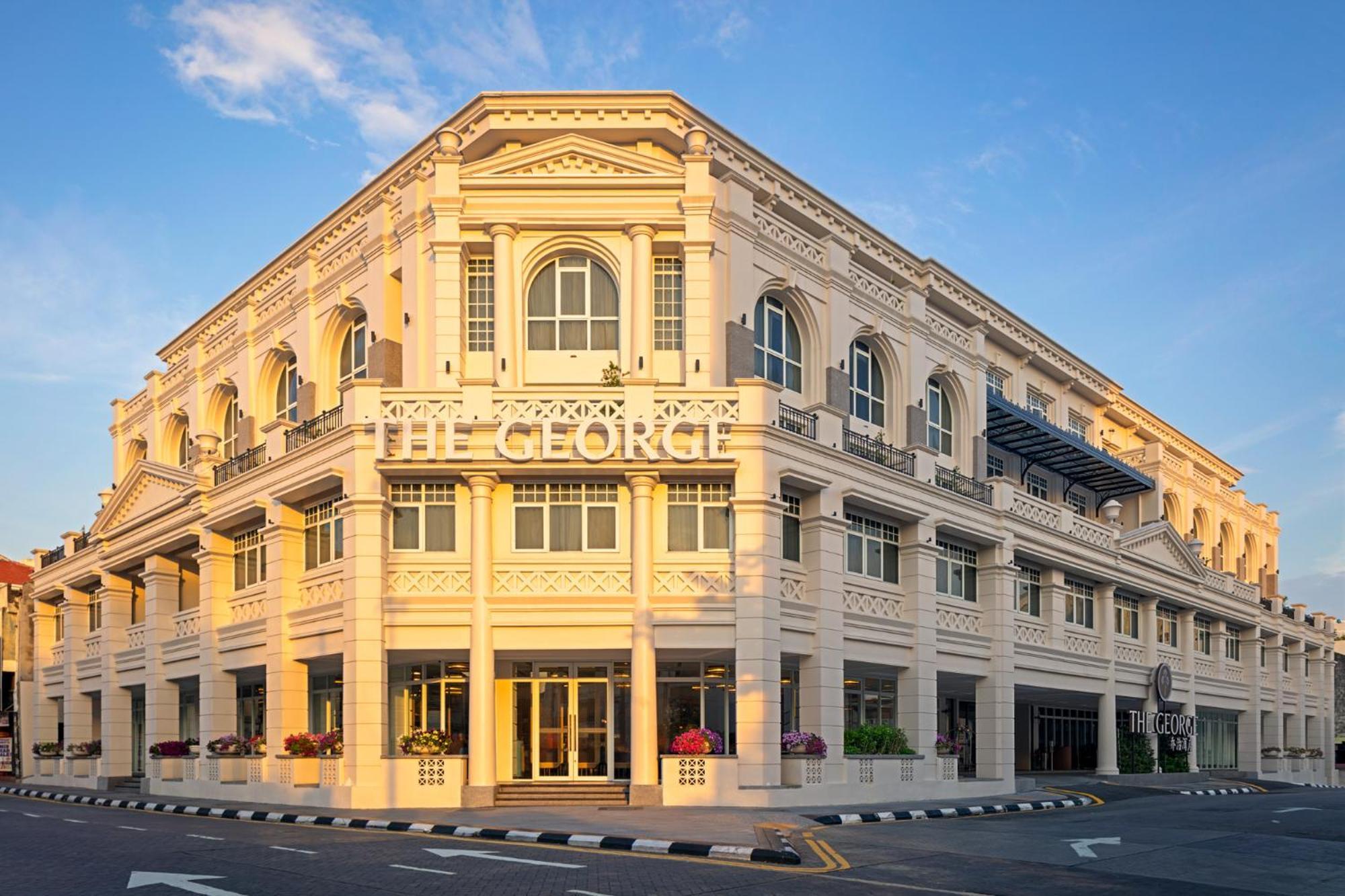 Отель The George Penang By The Crest Collection Джорджтаун Экстерьер фото The George Hotel
