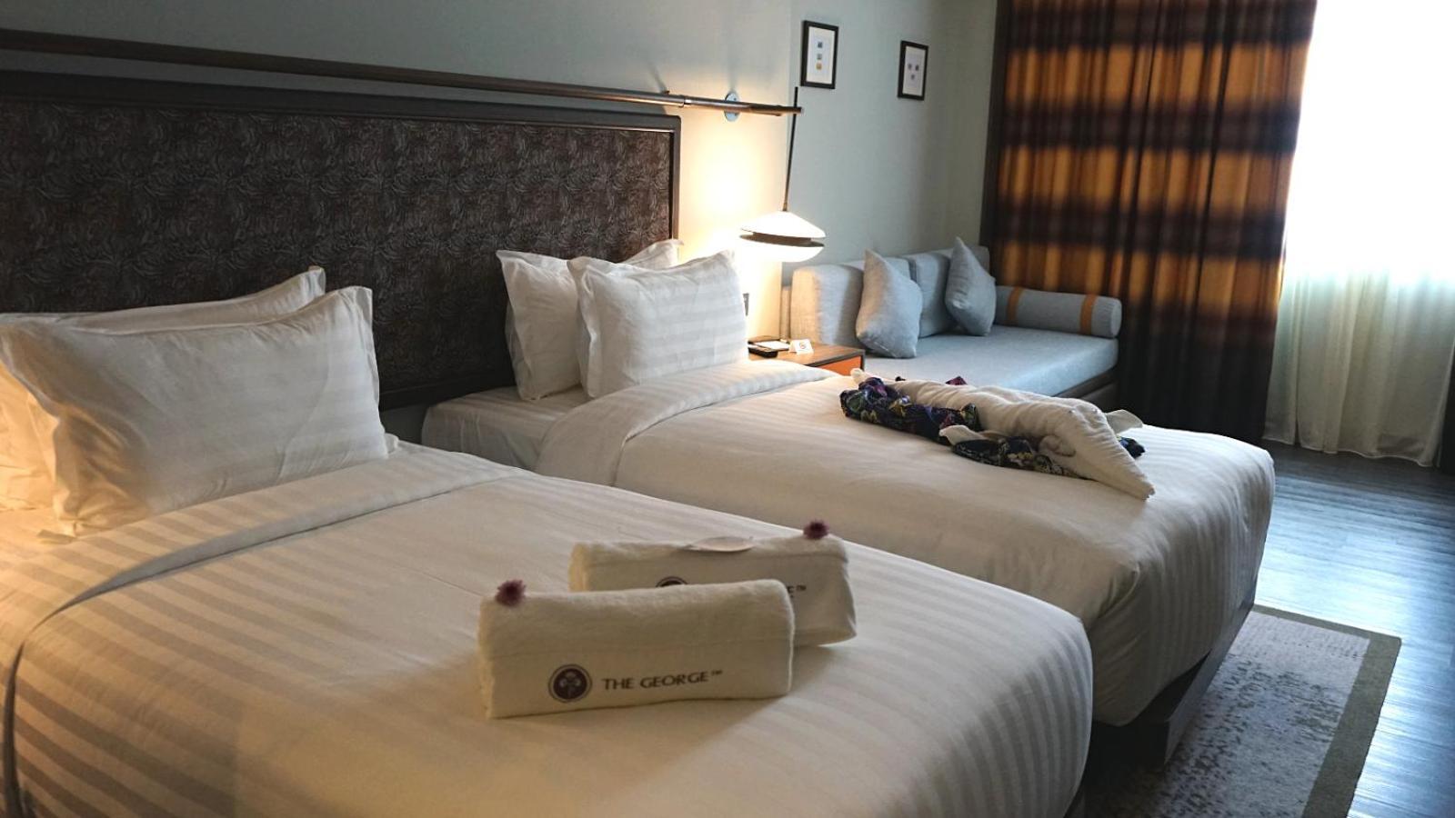 Отель The George Penang By The Crest Collection Джорджтаун Экстерьер фото Deluxe Room